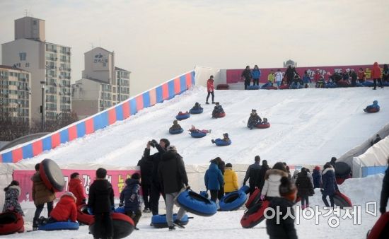 [포토]도심 속 눈썰매장