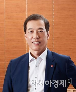 이완신 롯데홈쇼핑 대표, '재승인' 배수진…"中사업은 2021년까지"   