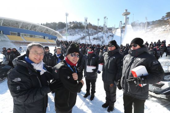 황창규 KT 회장, CES 두고 혹한의 평창行 KTX 선택