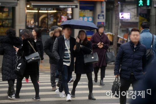 [포토]약한 비 내리는 서울