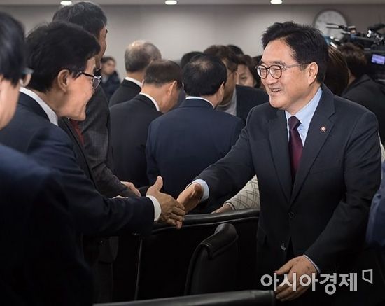 [포토] 중소기업인 만나는 우원식 원내대표