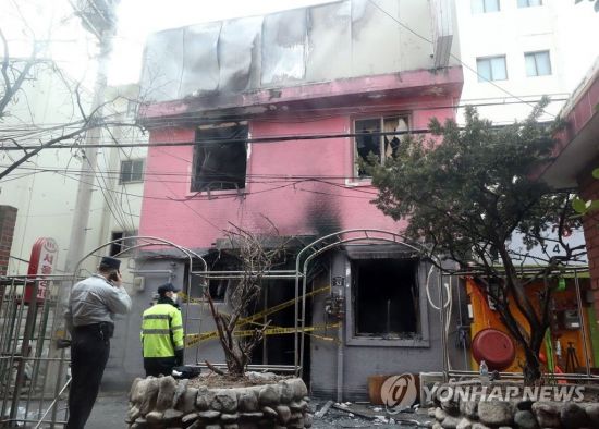 20일 새벽 방화로 화재가 발생해 5명의 사망자가 발생한 서울 종로5가 화재현장.