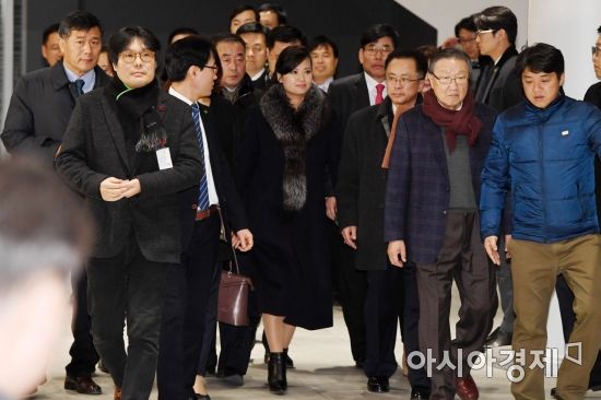 [포토] 북한 예술단 사전점검단 강릉아트센터 점검