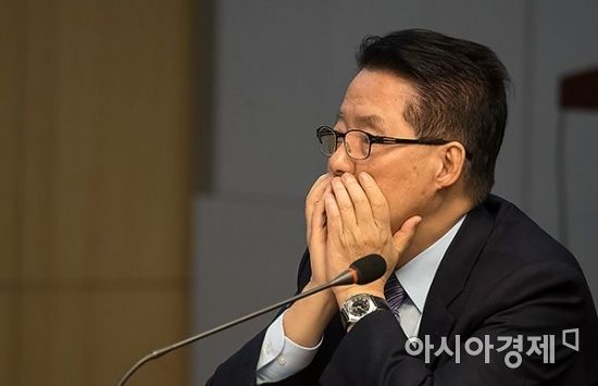 [포토] 입막은 박지원 전 대표