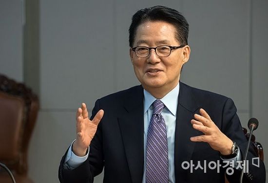 [포토] 미소 짓는 박지원 전 대표