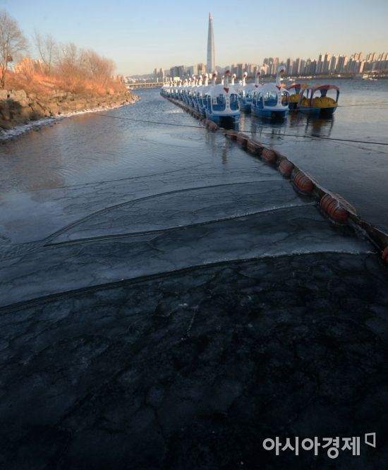 [포토]최강한파에 얼어붙은 한강