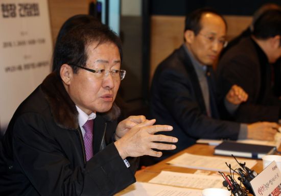 홍준표 대표 "가상통화=도박장, 전혀 동의 안 해…영업의 자유 존중해야"