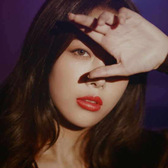 '신상' 화장품 광고 그녀들이 점령했다