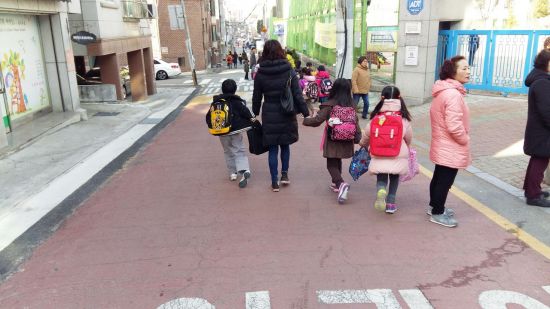 전국 초등학교 통학로 안전점검·유해시설 단속