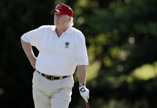 "트럼프, 골프칠 때 '지독하게 속임수 쓴다'"