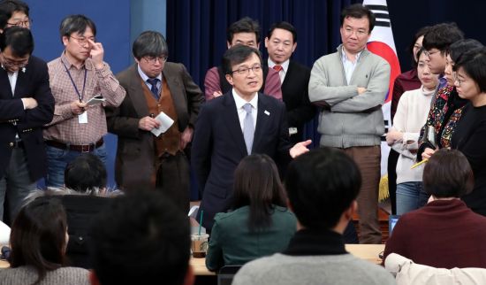 김의겸 전 靑대변인 "文대통령 가슴 언저리엔 늘 어머니가…"