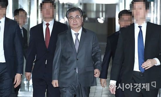 [포토] 정보위 출석하는 서훈 국정원장