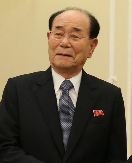 전세기 이어 만경봉92호…흔들리는 대북제재