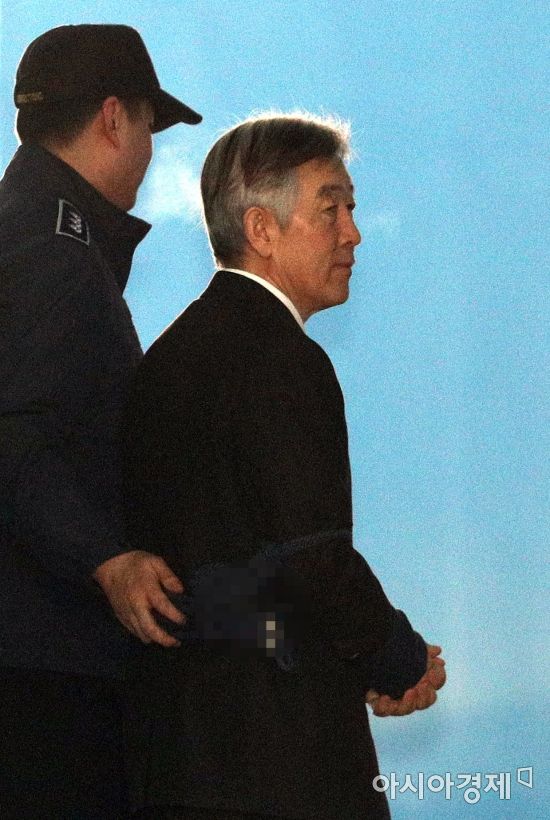 [포토] 법원 도착한 최지성 전 삼성전자 미래전략실장