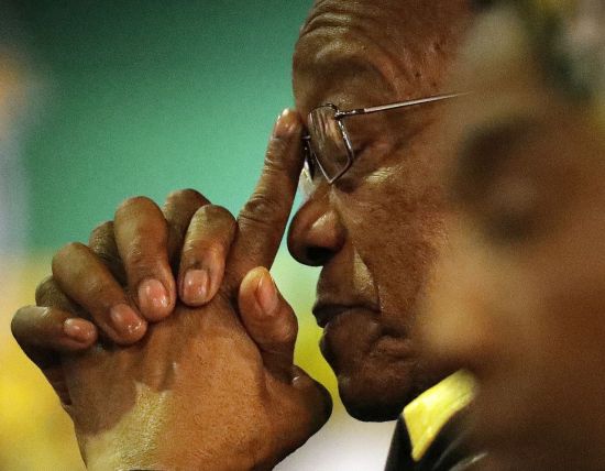 집권당으로부터 사퇴 요구받은 남아공 대통령, 순순히 물러날까