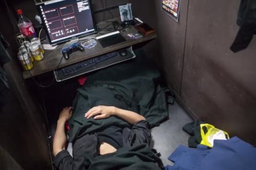 PC방이 집?···일본 도쿄 '넷카페 난민' 하루 4,000명(영상)