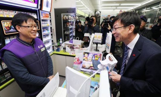 최저임금 인상 부담 덜어준다고?…편의점 횡포에 협력업체의 '눈물'(종합)