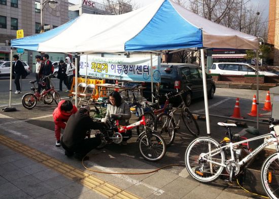 자전거 수리, 우산 고치기 등 일자리 참여자 모집 