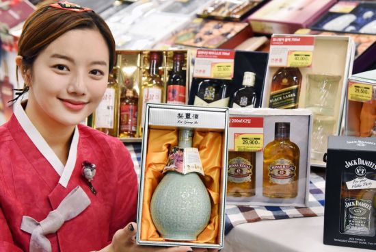 "기품있는 전통주 설 선물, 홈플러스서 마련하세요" 