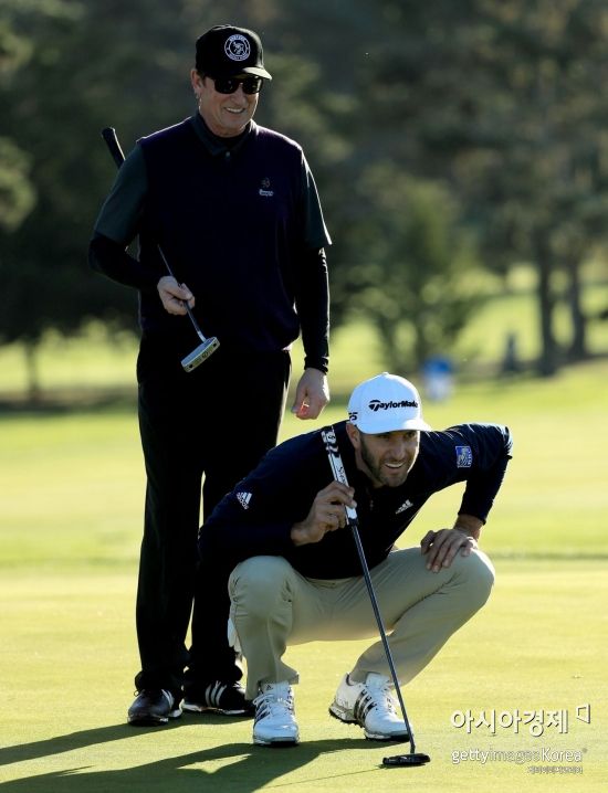 존슨 5언더파 "스타워즈 기선제압"