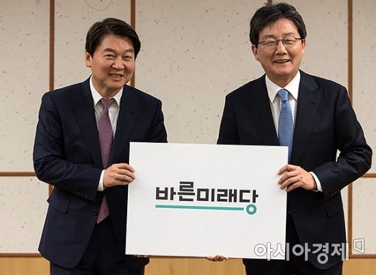 바른미래당 원외위원장들 “안철수·유승민 나서야”…지도부 총사퇴 촉구