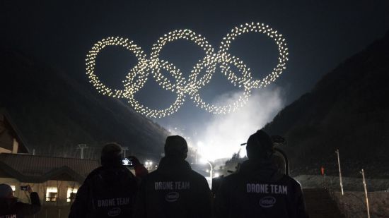 평창동계올림픽 개회식에서 오륜기를 형상화한 드론