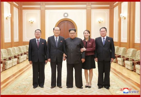 北김정은, 대표단 귀환보고 받아…남북관계 개선 지시