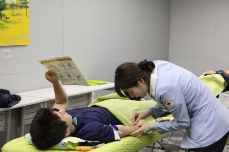 GC녹십자, 임직원과 함께 '사랑의 헌혈' 행사 