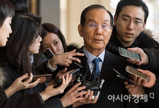 [포토] 검찰 출석 한 이학수 전 삼성 부회장