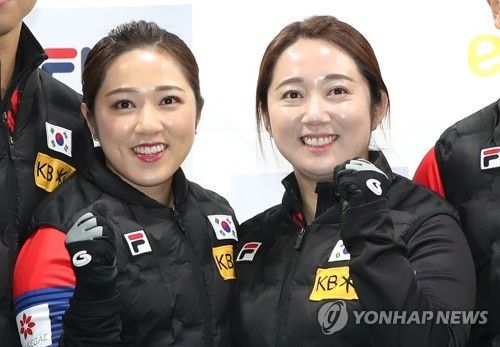 여자컬링 국가대표 김경애(왼쪽)와 김영미(오른쪽) 자매 [사진=연합뉴스]