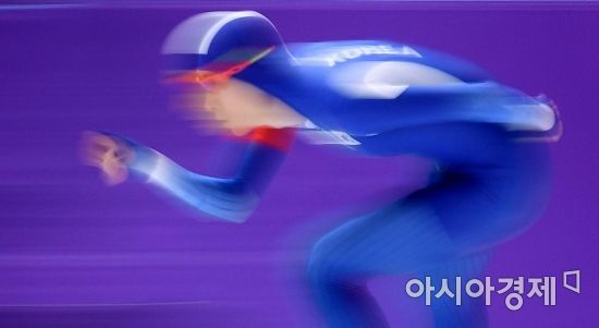 [포토] 10,000m 역주하는 이승훈