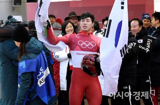 [리얼타임 평창] 박영선 의원, 현장에서 윤성빈 금메달 축하