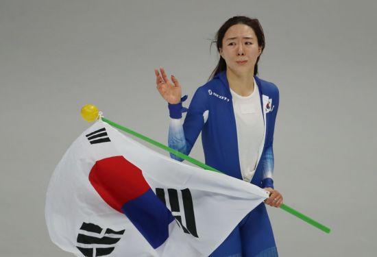 [리얼타임 평창]이상화, 빙속 500m 은메달…고다이라, 올림픽新 금메달(종합)