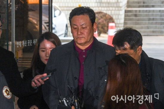 [포토] 법원 출석한 이영배 대표