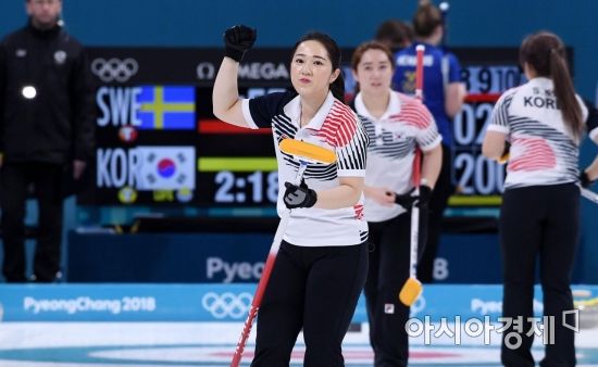 [포토] 김경애, '강호 스웨덴 꺾고 주먹 불끈'