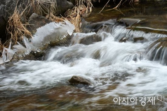 [포토]겨우내 얼었던 얼음이... 
