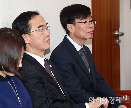 [포토] 법사위 출석한 조명균 장관, 김상조 위원장