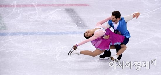 [포토] 민유라-겜린, 평창올림픽 은반 위 아리랑 공연