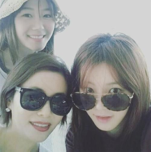 견미리, 딸 이유비·이다인과 함께 찍은 사진 공개에 네티즌 "세 자매 같네"