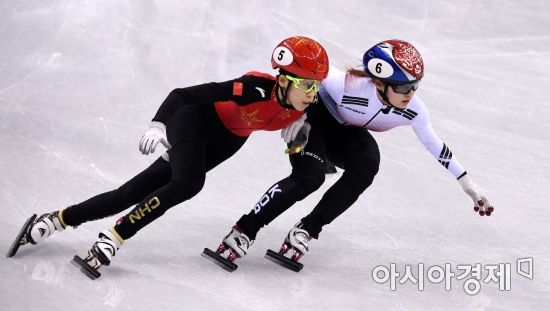 [포토] 최민정, '밀어도 소용없어'