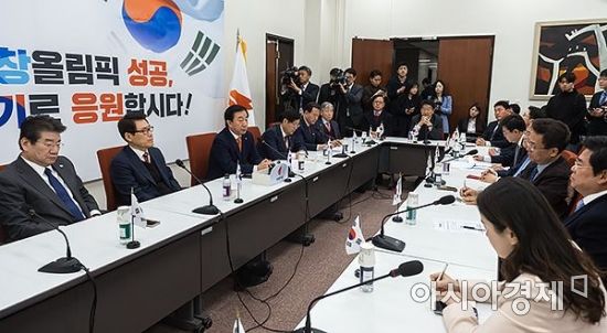 [포토] 한국당, 중진의원-삼임위원장 연석회의