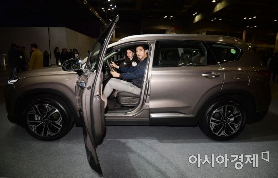 [포토]현대차, 중형 SUV의 자부심 '신형 싼타페' 출시