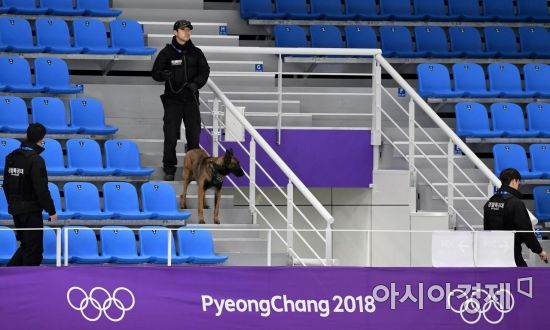 [포토] 경기장 점검하는 경찰특공대