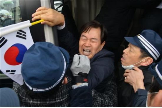 성백진 서울시의원, 日 항의방문 중 일경에 연행