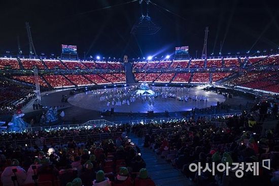 [리얼타임 평창] 폐막식 관객들 "돈 아깝지 않아…잊지 못할듯"