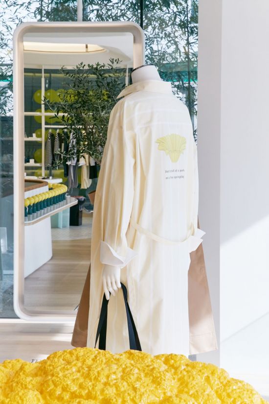 구호, 구세나 작가와 손잡아…아티산 라인 선봬