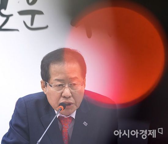 [포토] 홍준표, "교섭단체는 메이저리그"