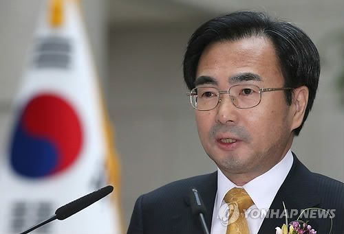 '재판거래' 수사 두달…커지는 '사법불신'