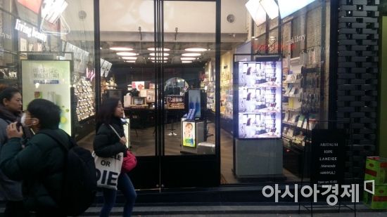 [中사드 보복 1년①]르포-텅텅 빈 명동 '춘래불사춘'…서울 관광 메카는 옛말