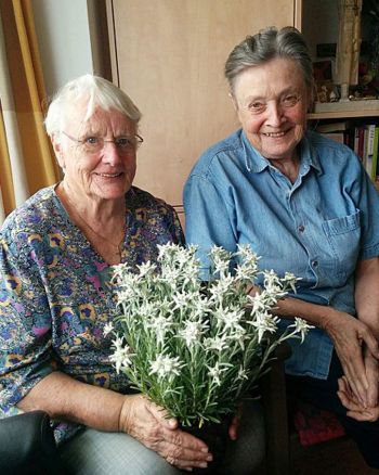 40여 년을 고흥 소록도에서 한센병 환자를 돌봤던 간호사 마리안느 스퇴거(85)와 마가렛 피사렉(84) (사진=전라남도 제공)